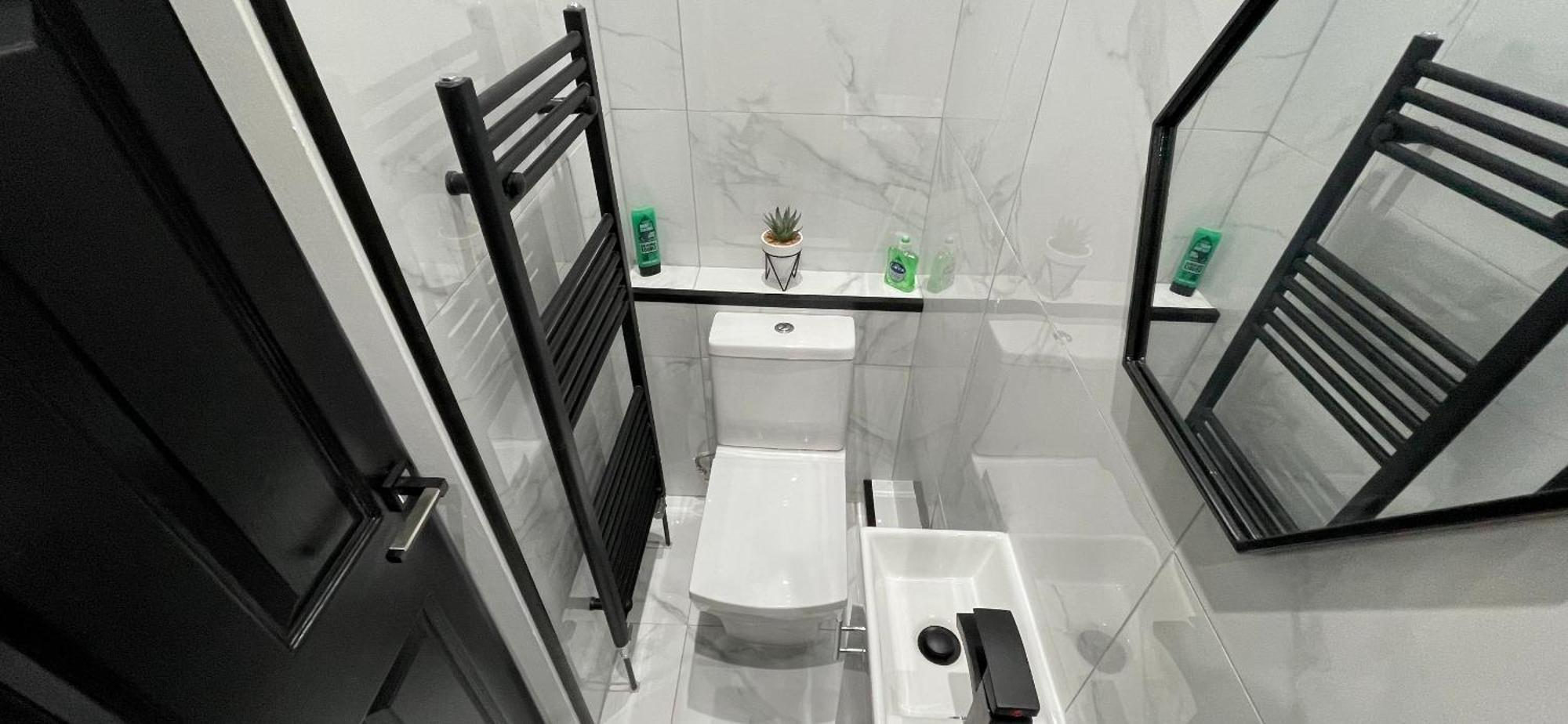 4 Bed 4 Bath House With Free Parking, 5 Mins To Lfc And 15 Mins To City Centre Liverpool Exterior photo